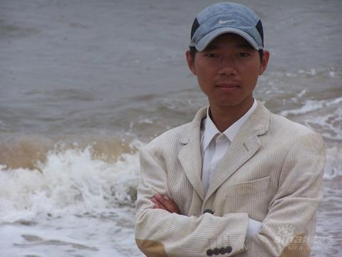 紫陀螺有几部?(张忠华导演是哪的人)