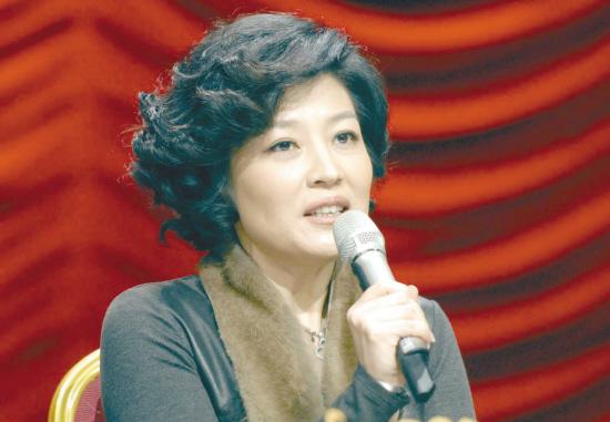 2011年春晚的导演是谁呀?(哈文导演的电影)