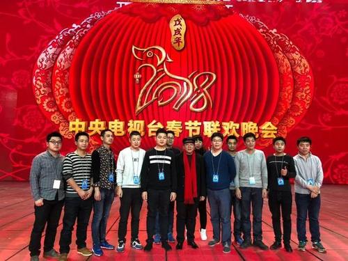 历届春晚的导演都是谁?(2015年春晚总导演是谁)