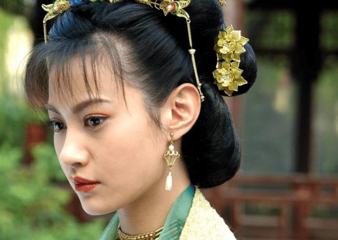 电视剧里人物名叫风火轮是那个电视剧?(女演员杨雪与导演张黎)