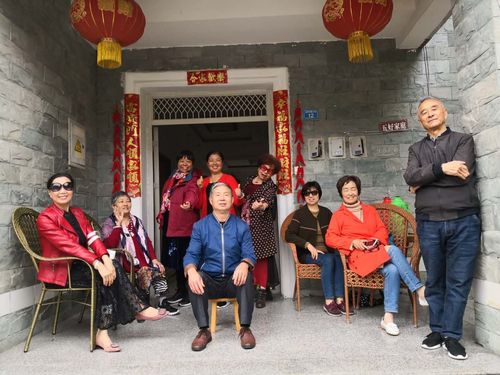 村级三个中心指什么?(多彩农家院导演)