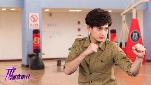 麻辣变形计教练扮演者?(袁晓满 导演 电话)