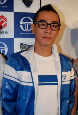 陈小春自己买自己公司是什么电影？（钟少雄导演太差了）