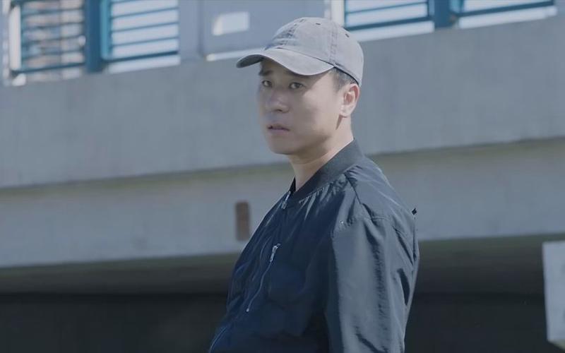 卧底警花里的李辉结局？（李辉导演的手机号）