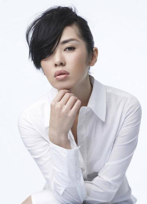 余男战狼2为什么没出演？（余男被哪个导演）