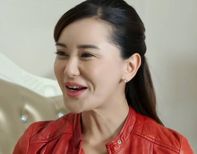 决战零距离莎莎扮演者叫什么名字？（杨文森导演）