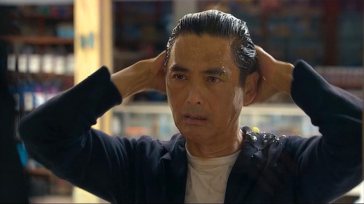 澳门风云两个周润发是同一个人么？（澳门风云的导演）