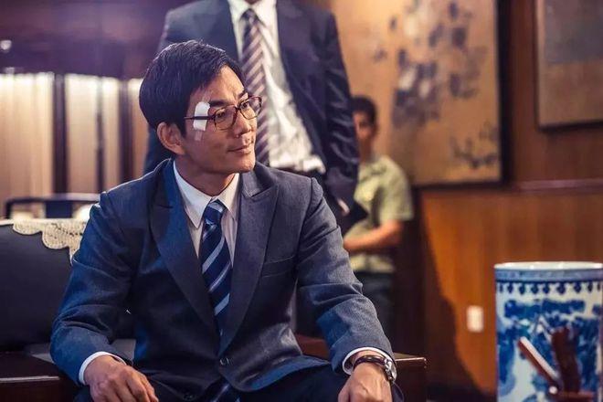 寒战里边的邝sir扮演者是谁？（爱君如梦导演）