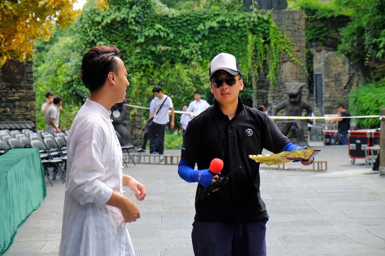 陪领导旅游需要做什么准备?(陪导演 下载)
