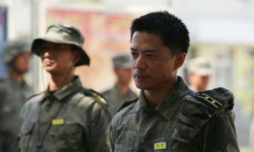 士兵突击中导演是谁?(华谊兄弟导演)