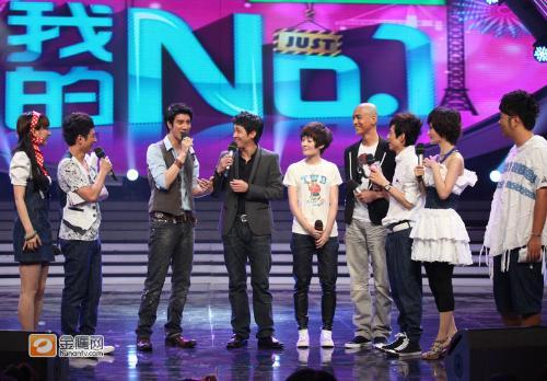嗓子不是很高而低沉唱什么歌合适？（快乐大本营导演喜欢bigbang）