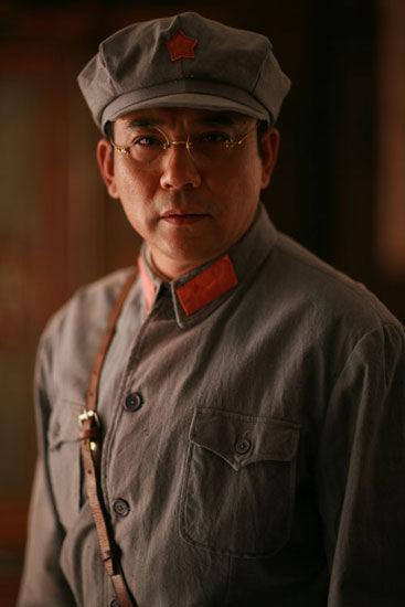 人间正道是沧桑张黎演的谁？（电视剧少帅张黎导演）