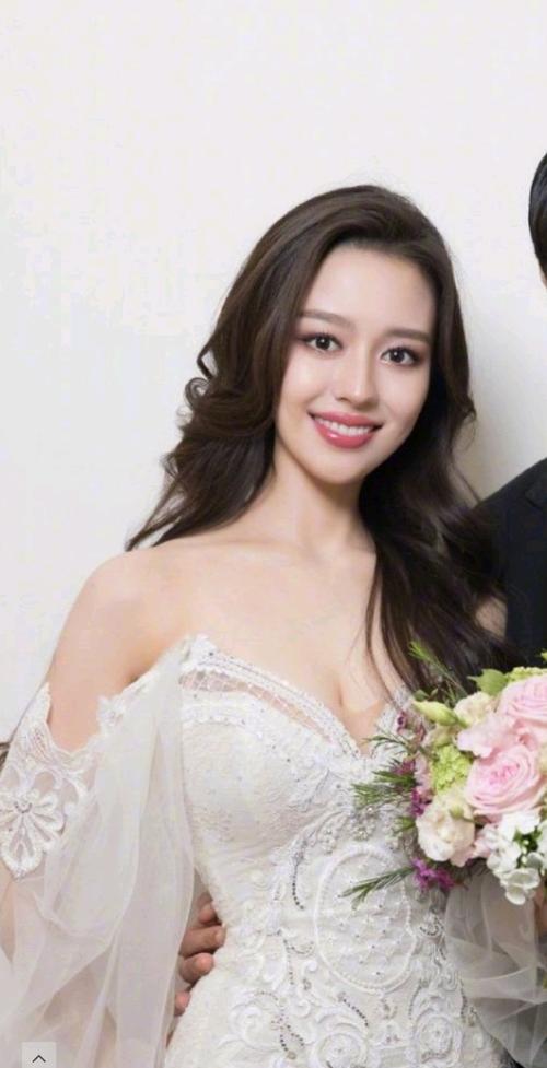 还是全名？Gina？Gina？（导演 杰茜卡 班汀吉尔）