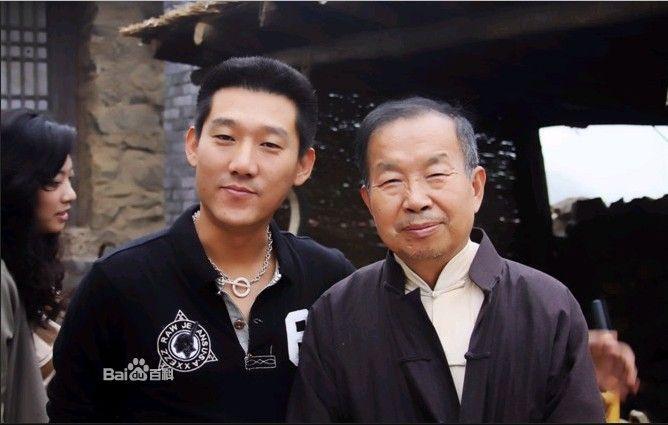 王宁开飞机是什么电影？（牛人冒充导演忽悠）