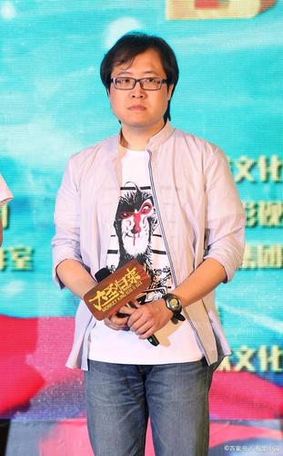 玫瑰之战导演是唱歌的吗？（天天把歌唱导演是谁）