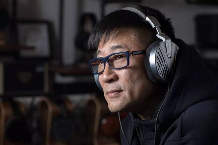 玫瑰之战导演是唱歌的吗?(天天把歌唱导演是谁)
