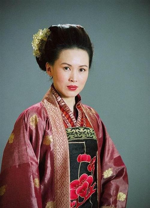 91版杨家将佘赛花扮演者张晶？（湖南女主播陪导演91）