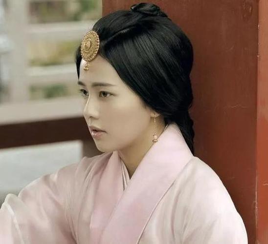 一生一世女主为啥不姓崔?(大王不容易导演是谁)
