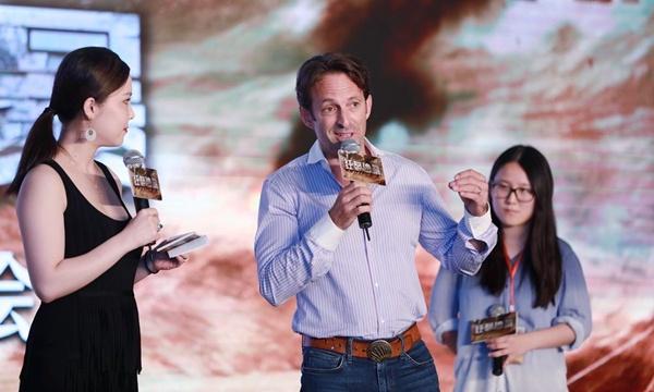 狂怒沙暴导演？（狂怒导演）