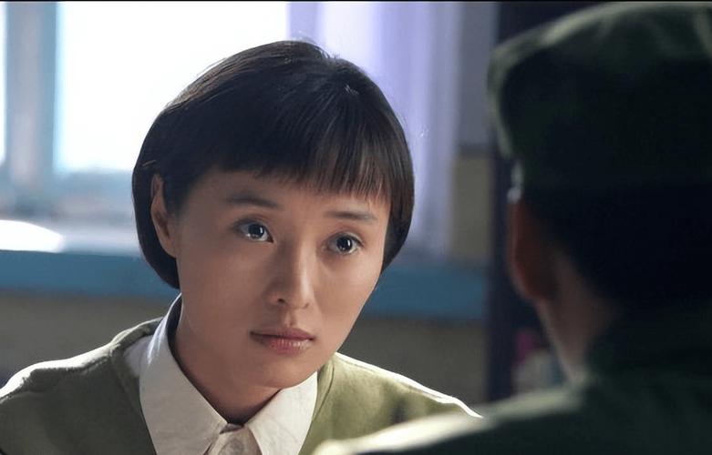 炊事班的故事老高女朋友是谁演的(前妻吴越导演)