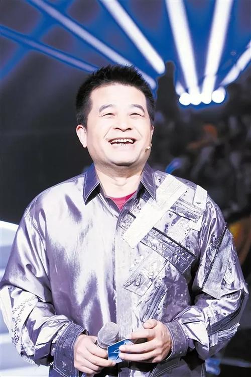 弯月刀是什么歌曲?(毕福剑导演的电影)