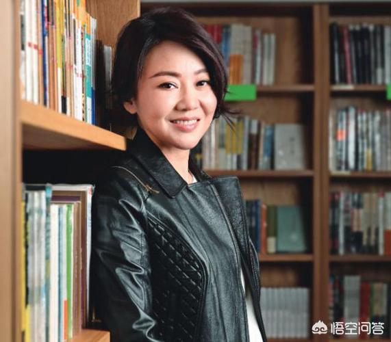 闫妮和张建亚离婚原因是什么？（闷骚男女 导演）