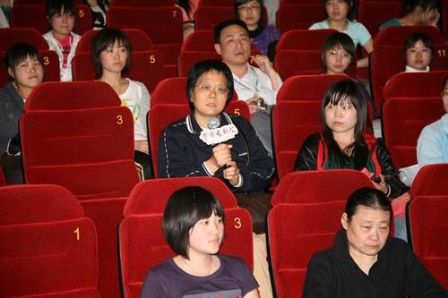 点映能看见导演么？（湖南女主持陪导演 影院）