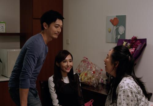 男作家将房子租给女租客电影名字?(8月28上映租婚男女导演)