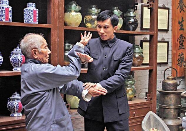 叶问中偷烧鸭的是谁?(叶问剧情介绍)