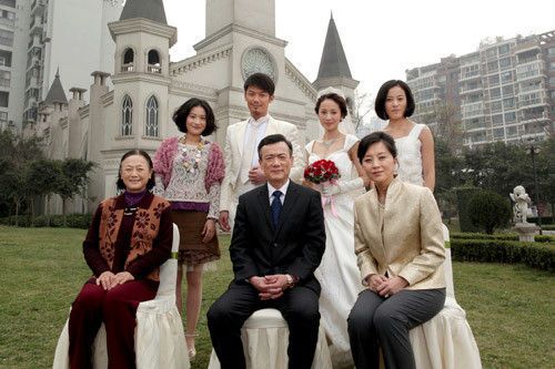 悬崖上的女人剧情介绍?(良家妇女剧情介绍)