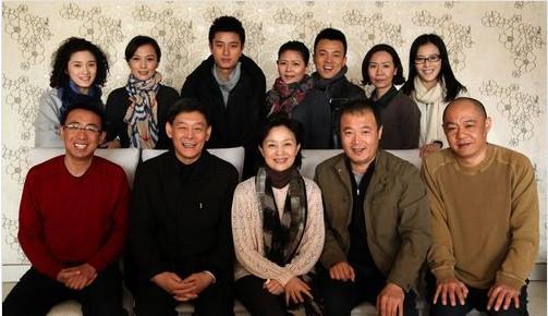 家产岳小年怎么陷害霍耀庭？（电视剧家产剧情介绍）