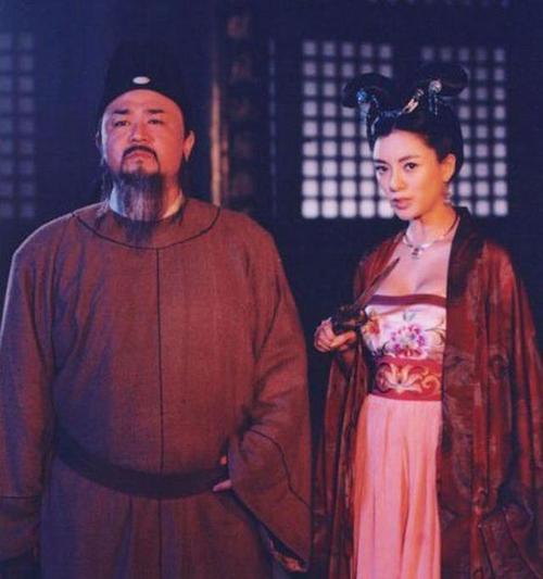 神探狄仁杰郡主剧情?(登堂入室剧情介绍)