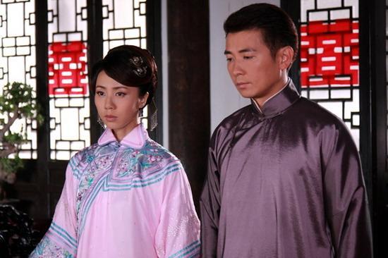 再见艳阳天保剑锋版石佩佩结局?(新再见艳阳天剧情介绍)