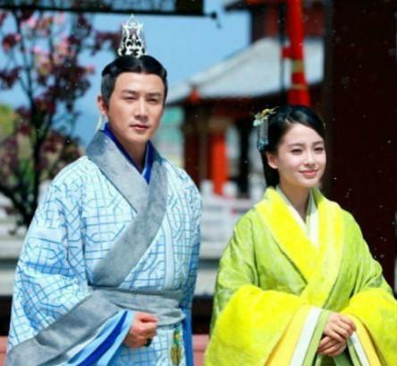 云歌和许平君掉进冰湖里是哪集?(花千骨2剧情分集介绍)
