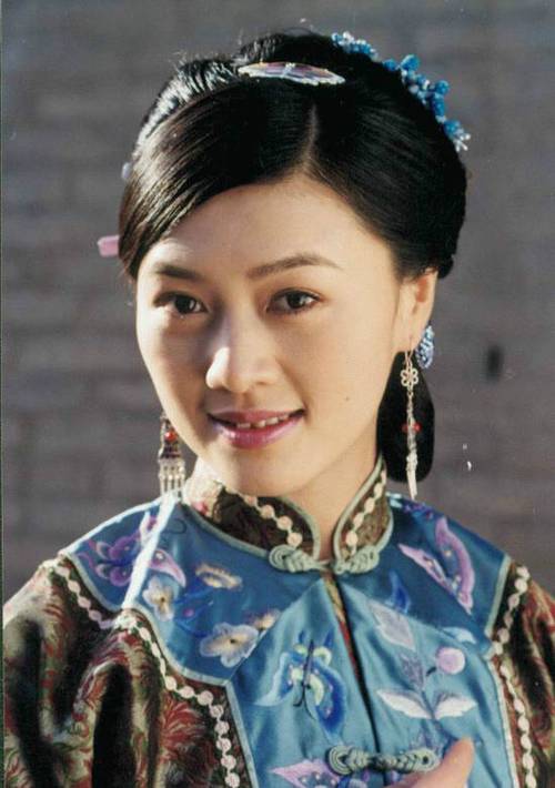 关中匪事三姨太扮演者是谁？（惊世情仇分集剧情介绍）