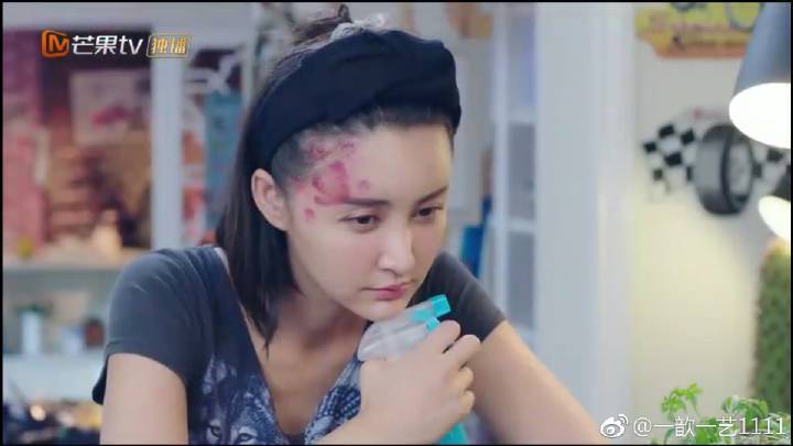女主角脸上有块胎记的是什么电视剧？（她很漂亮的剧情介绍）