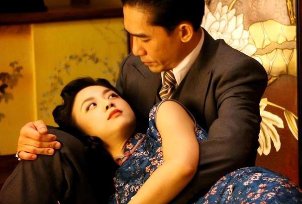 红绣女剧情介绍？（却中却分集剧情介绍）