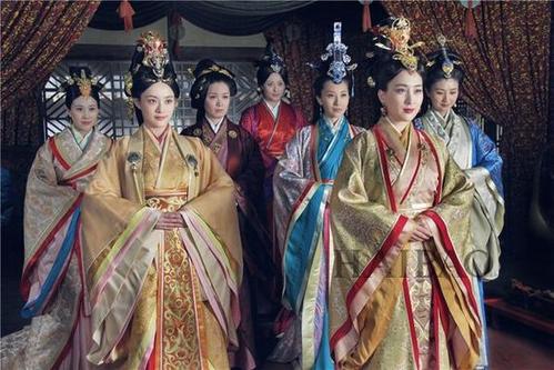 半月传剧情介绍?(芈月传剧情介绍71)