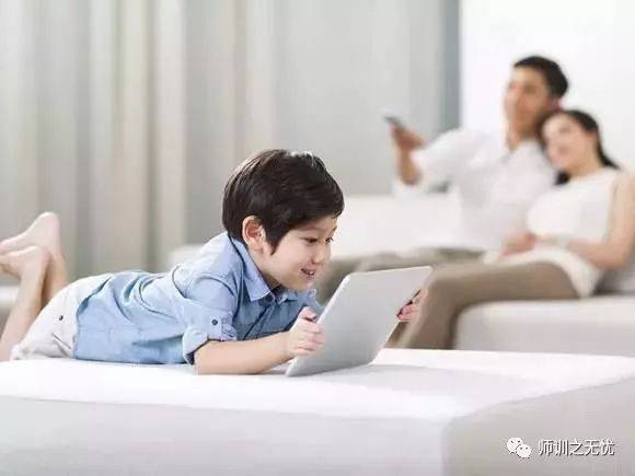怎么让孩子少玩手机?(手机分集剧情介绍)