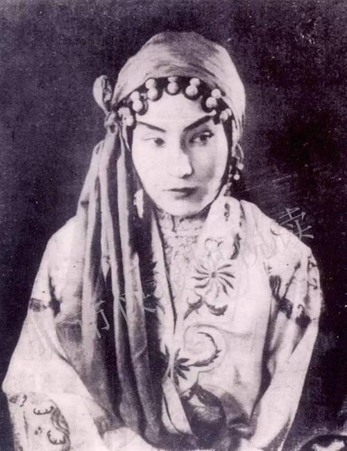 尚小云生平及子女情况？（尚先生剧情介绍）