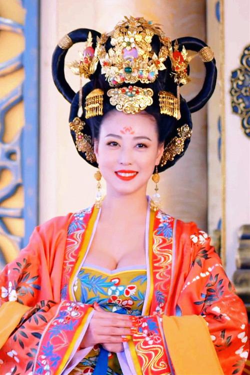 武媚娘传奇,中,武媚娘出感业寺是多少集?(武媚娘传奇90剧情介绍)