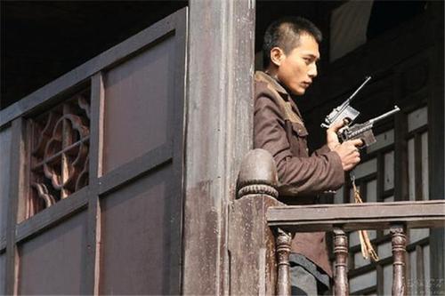 神枪手秃嘎是哪部电视剧?(枪手电影剧情介绍)