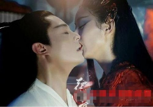 云歌和许平君掉进冰湖里是哪集？（花千骨电视剧情分集介绍）