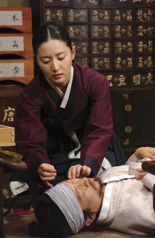 电视剧《大长今》主要是讲什么的(即剧情)?(贱民剧情介绍)