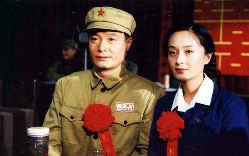 历史的天空石彪跟高秋江吻戏是哪一集?(泪痕剧情介绍)