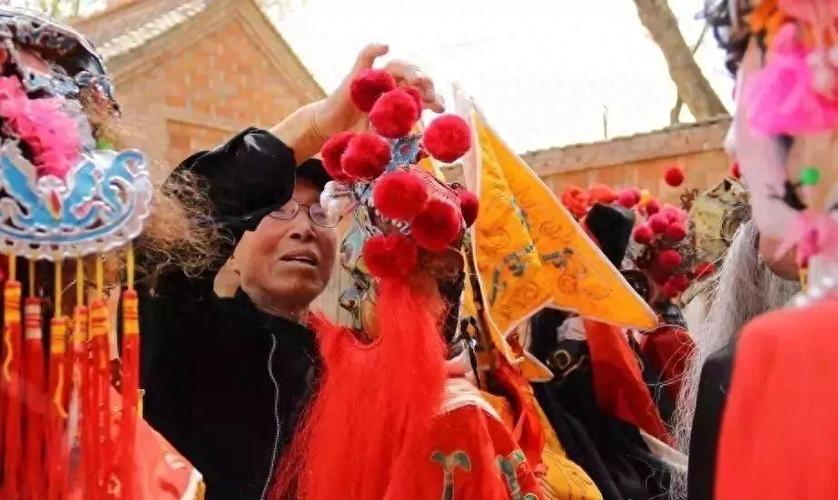 银霞绣是什么颜色?(白丝线剧情介绍)