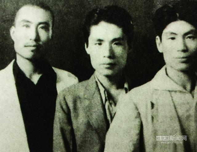 1933年中国导演谁创立了中国旅行剧团？(音乐剧导演)